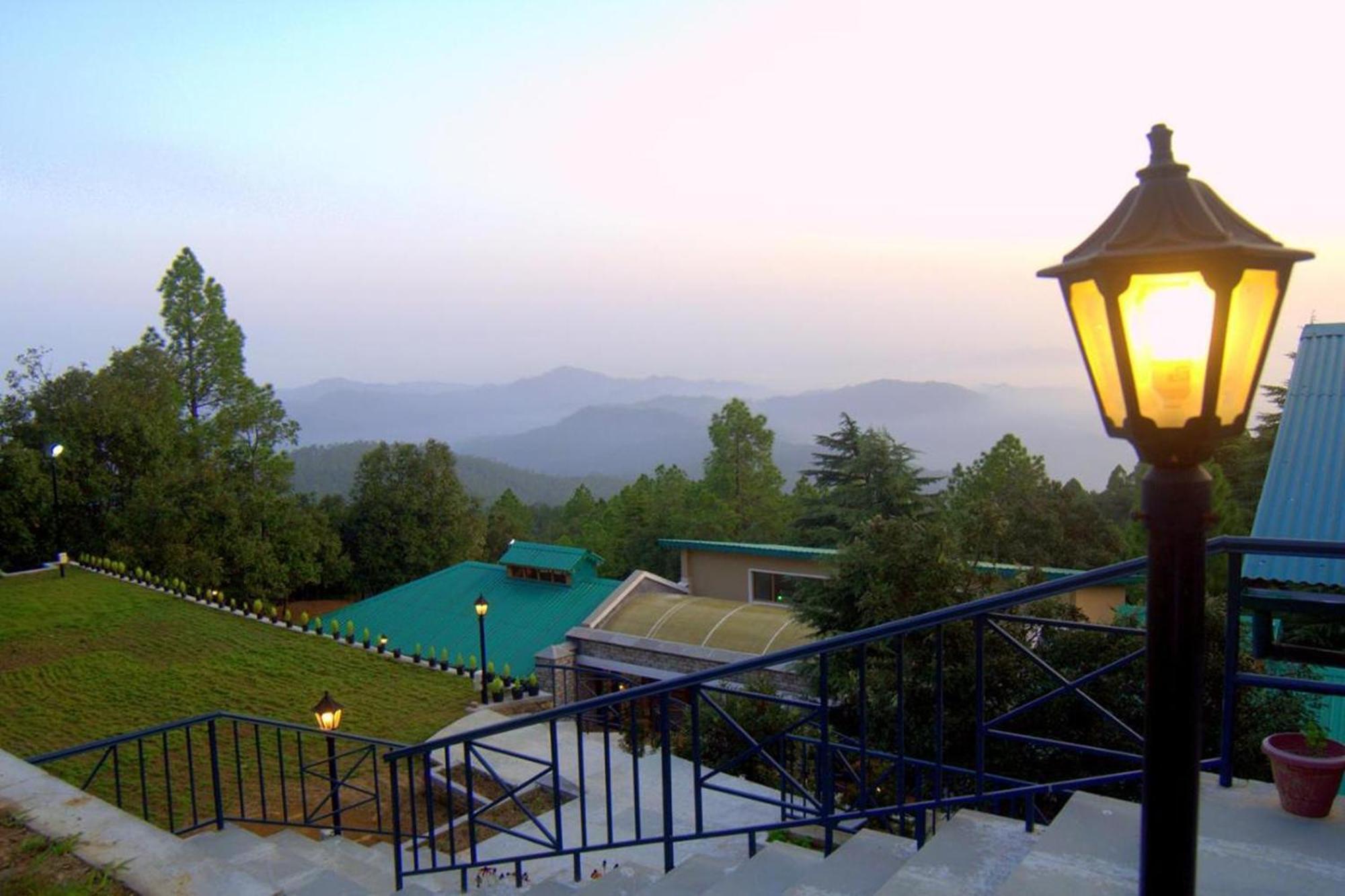 Blusalzz Escapade Anant Rasa Resort - Ranikhet Shitlakhet Exterior foto